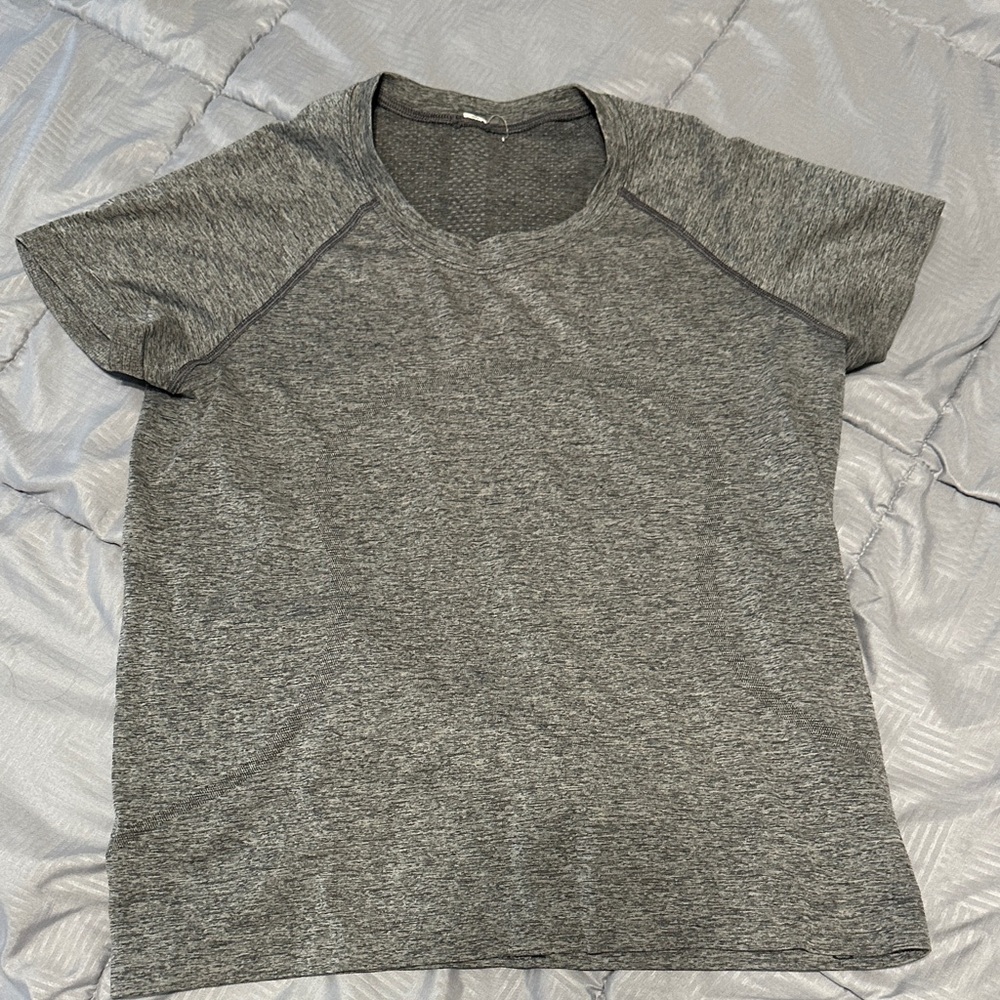 Lululemon Athletica Heathered Gray Performance Tee